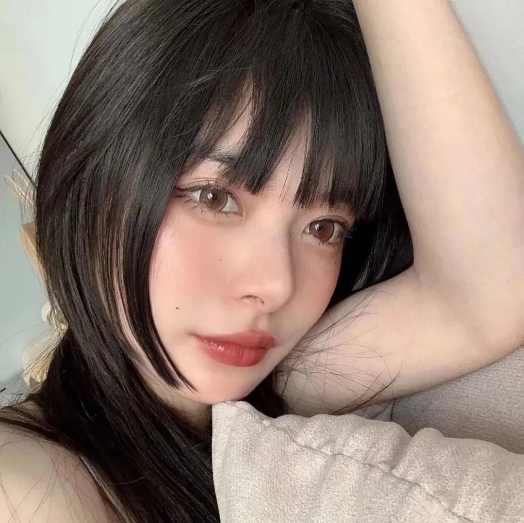 赛马女孩